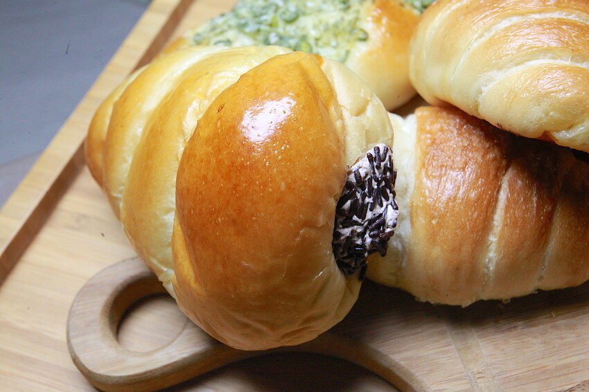 高雄市前鎮區吃。高雄美食|前鎮區。「以和麵包專門店」新店報報!!!!日式氛圍偏平價麵包店,專賣台式、歐式及日式麵包等