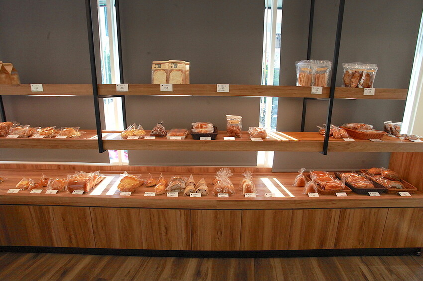 高雄市前鎮區吃。高雄美食|前鎮區。「以和麵包專門店」新店報報!!!!日式氛圍偏平價麵包店,專賣台式、歐式及日式麵包等