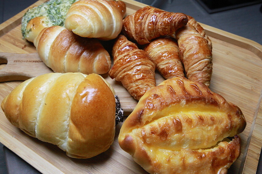 高雄市前鎮區吃。高雄美食|前鎮區。「以和麵包專門店」新店報報!!!!日式氛圍偏平價麵包店,專賣台式、歐式及日式麵包等