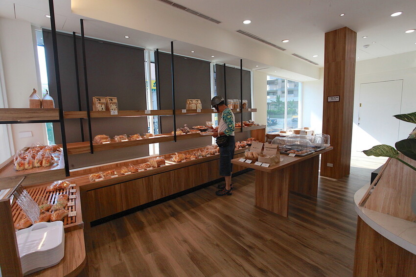 高雄市前鎮區吃。高雄美食|前鎮區。「以和麵包專門店」新店報報!!!!日式氛圍偏平價麵包店,專賣台式、歐式及日式麵包等