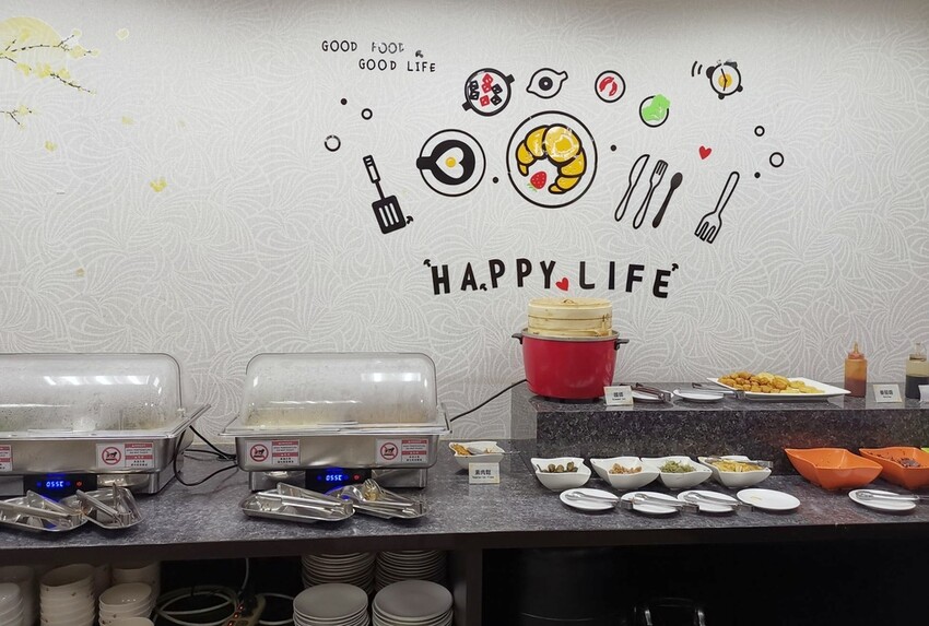 新北板橋住宿推薦｜金色年代旅店 鄰近台北車站交通便利 住宿優