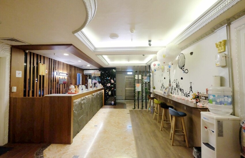 新北板橋住宿推薦｜金色年代旅店 鄰近台北車站交通便利 住宿優