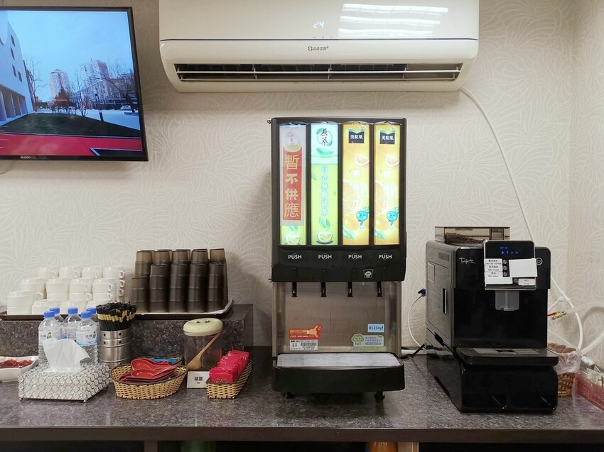 新北板橋住宿推薦｜金色年代旅店 鄰近台北車站交通便利 住宿優