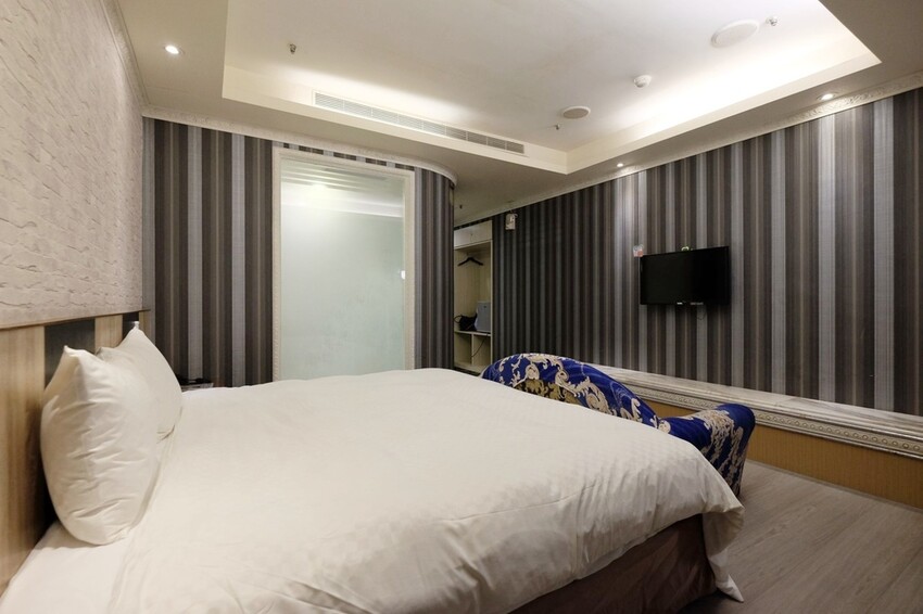 新北板橋住宿推薦｜金色年代旅店 鄰近台北車站交通便利 住宿優