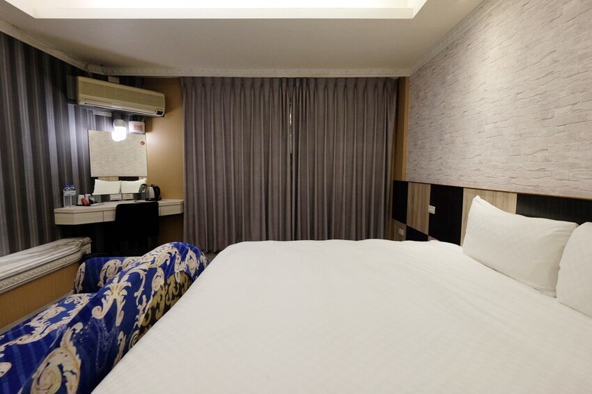 新北板橋住宿推薦｜金色年代旅店 鄰近台北車站交通便利 住宿優