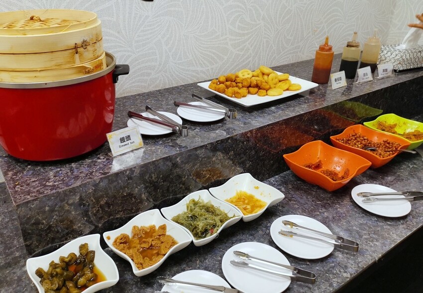 新北板橋住宿推薦｜金色年代旅店 鄰近台北車站交通便利 住宿優