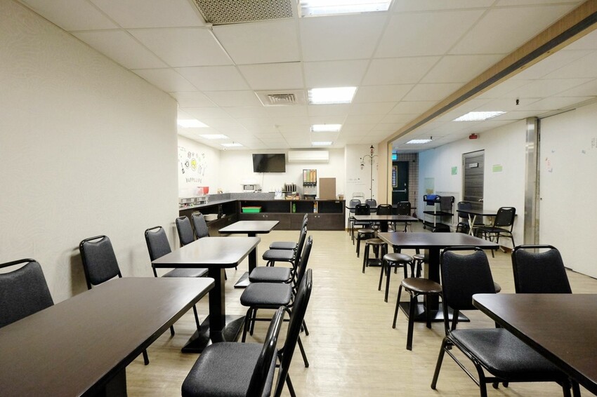 新北板橋住宿推薦｜金色年代旅店 鄰近台北車站交通便利 住宿優