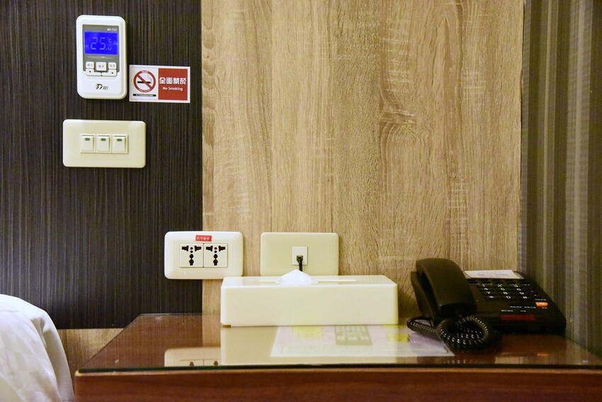 新北板橋住宿推薦｜金色年代旅店 鄰近台北車站交通便利 住宿優