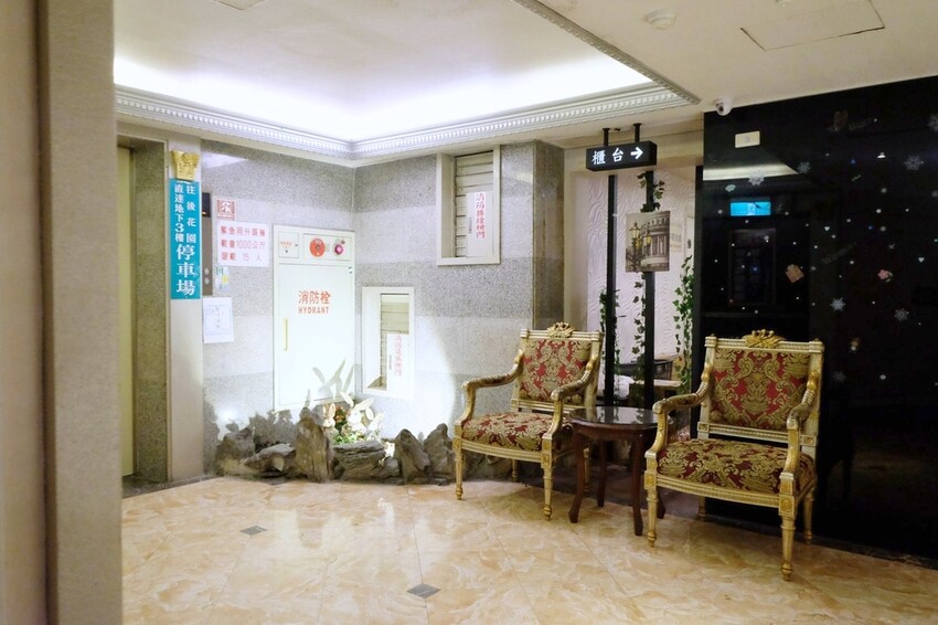 新北板橋住宿推薦｜金色年代旅店 鄰近台北車站交通便利 住宿優