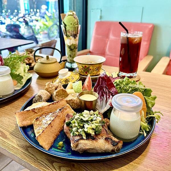 西門Chill微醺早午餐·早餐就能點得到招牌蔥油雞·早午餐拼