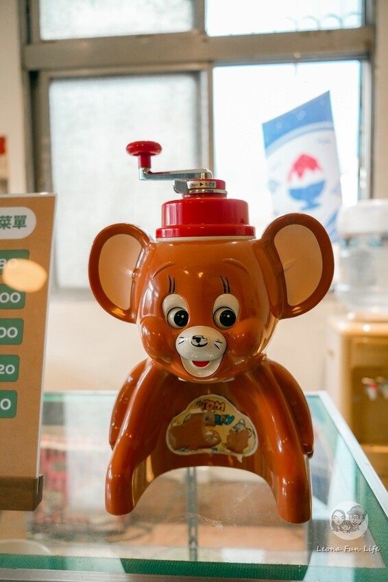 台中市東區台中新店報!市定古蹟媽祖廟旁的可愛老宅冰店，彈珠汽水口味冰涼又好吃!|台中東區|旱溪樂成宮