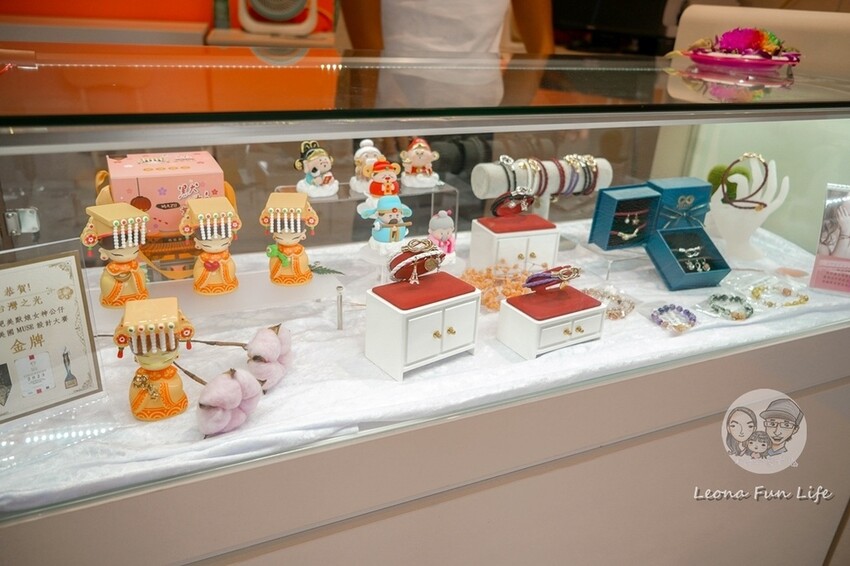 台中市東區台中新店報!市定古蹟媽祖廟旁的可愛老宅冰店，彈珠汽水口味冰涼又好吃!|台中東區|旱溪樂成宮