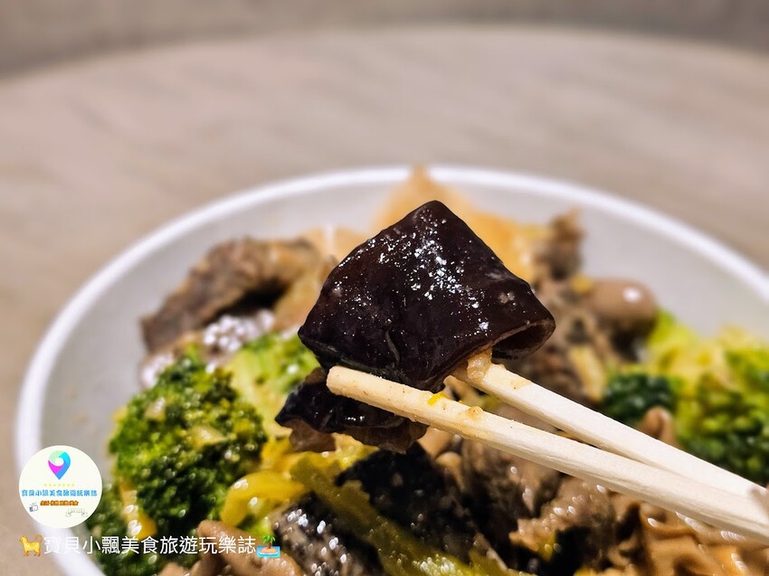 台中市西屯區[食]台中 逢甲夜市 將軍滷味 經典冷滷味 搭上爽口酸菜 食指大動 正餐、宵夜好選擇