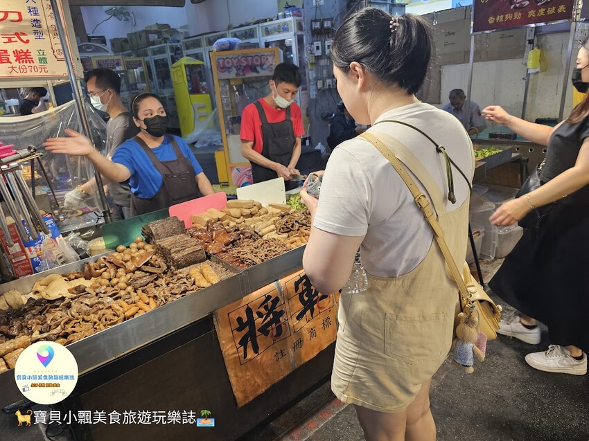 台中市西屯區[食]台中 逢甲夜市 將軍滷味 經典冷滷味 搭上爽口酸菜 食指大動 正餐、宵夜好選擇