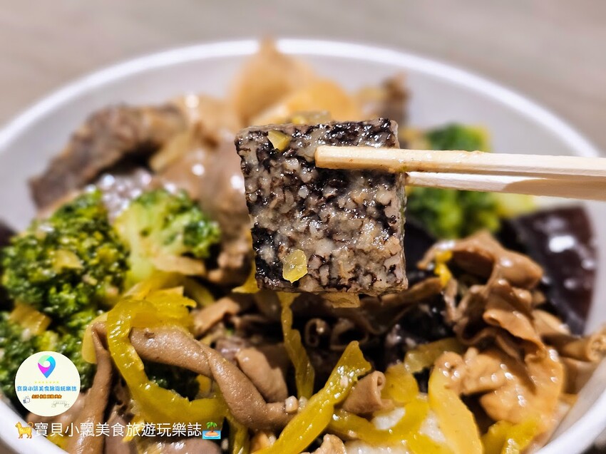 台中市西屯區[食]台中 逢甲夜市 將軍滷味 經典冷滷味 搭上爽口酸菜 食指大動 正餐、宵夜好選擇