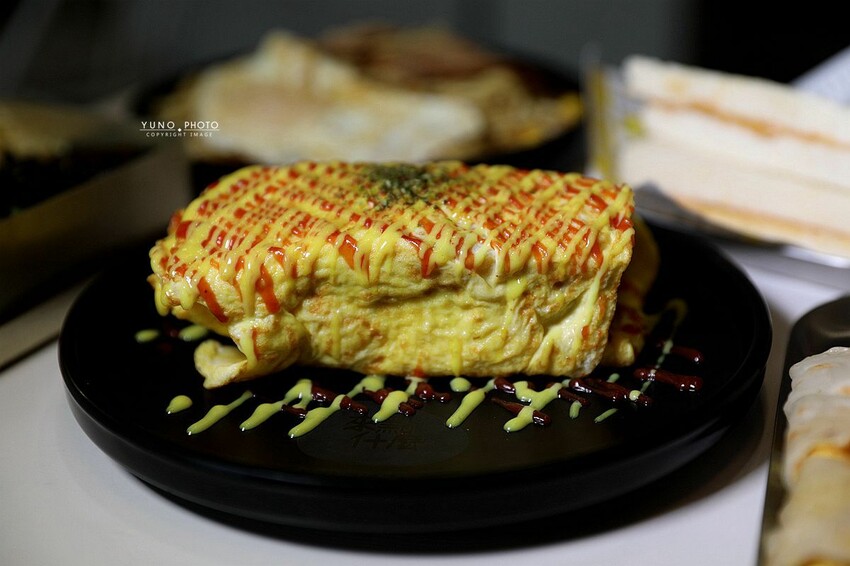 台中市大里區品嚐輕奢的台韓混搭風早午餐!激推搖搖便當、韓式拳頭飯糰、秘制薯餅大廈 樣樣美味|來點什麼(台中大里區早