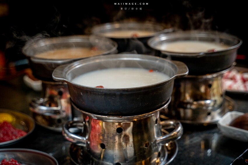 台北市大安區【台北美食】粥起 粥底火鍋.熱炒~今年冬天不能不知道的粥底火鍋。當月壽星來用餐就送18顆大文蛤,捷運大