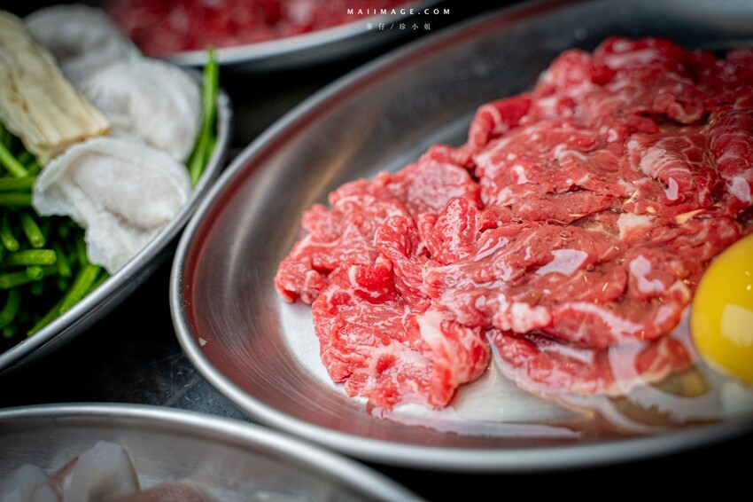 台北市大安區【台北美食】粥起 粥底火鍋.熱炒~今年冬天不能不知道的粥底火鍋。當月壽星來用餐就送18顆大文蛤,捷運大