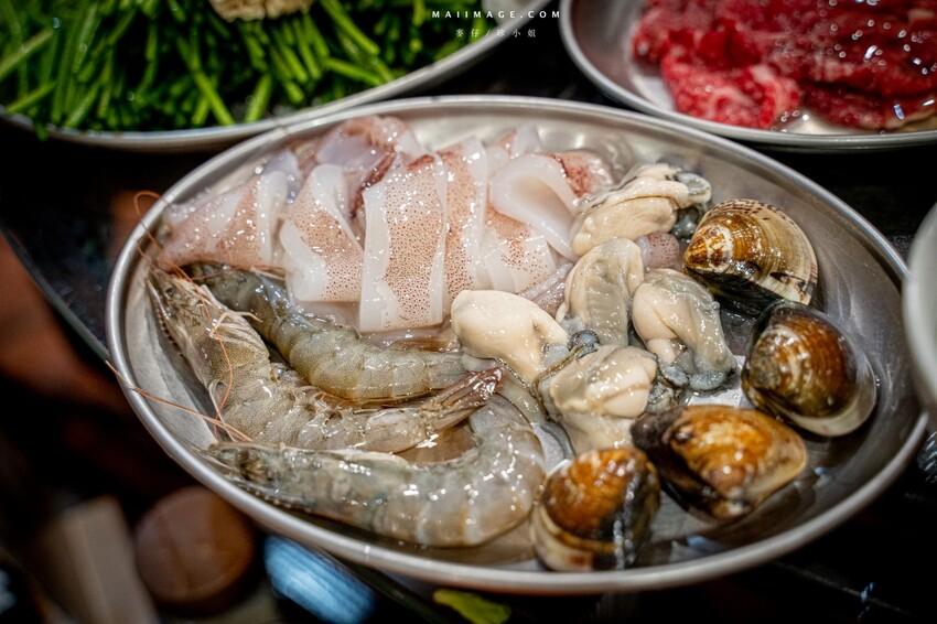 台北市大安區【台北美食】粥起 粥底火鍋.熱炒~今年冬天不能不知道的粥底火鍋。當月壽星來用餐就送18顆大文蛤,捷運大