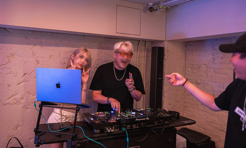 龍九Kowloon-AI酒吧T-SHOTS遊戲機-水煙-調酒-bar-Dj-KTV-大安區酒吧