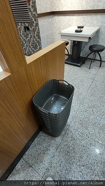 蘆洲百元平價美食~逸小鍋 鍋の物 蘆洲店 自助吧七種麵食.壽