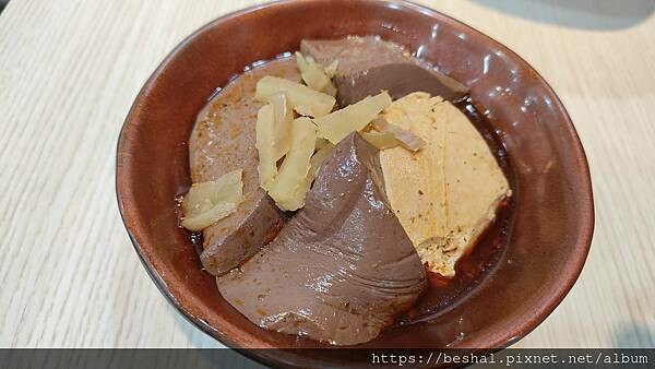 蘆洲百元平價美食~逸小鍋 鍋の物 蘆洲店 自助吧七種麵食.壽