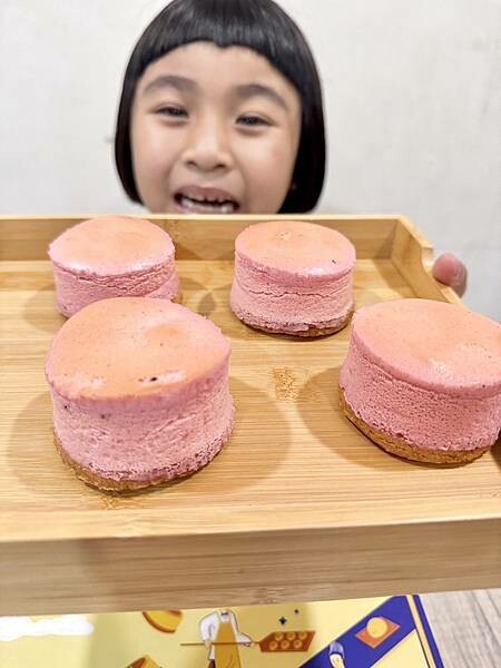 【蛋糕推薦】紅龍果乳酪蛋糕、天然無添加、入口即化的幸福滋味