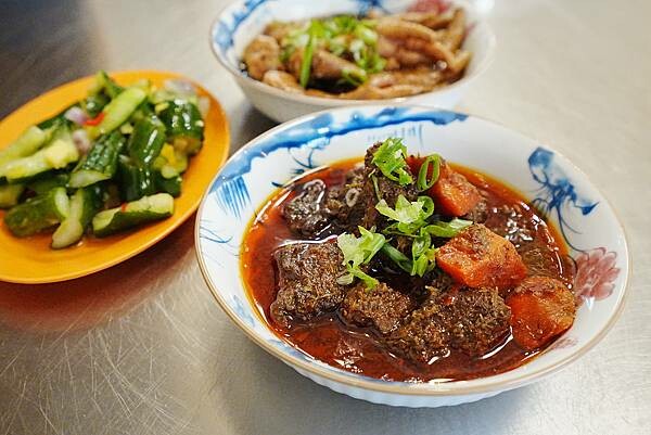 【頭份美食】來馬芽菜雞 來自怡保的傳統美味 文昌雞 芽菜 沙