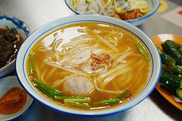 【頭份美食】來馬芽菜雞 來自怡保的傳統美味 文昌雞 芽菜 沙