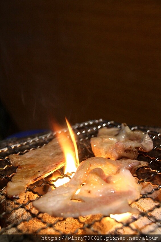 新北市蘆洲區新北/蘆洲燒肉好選擇！在地23年歷史【燒肉屋(蘆洲店)】雙人套餐$1980超高CP值！大推手工和牛漢堡排、豬五花