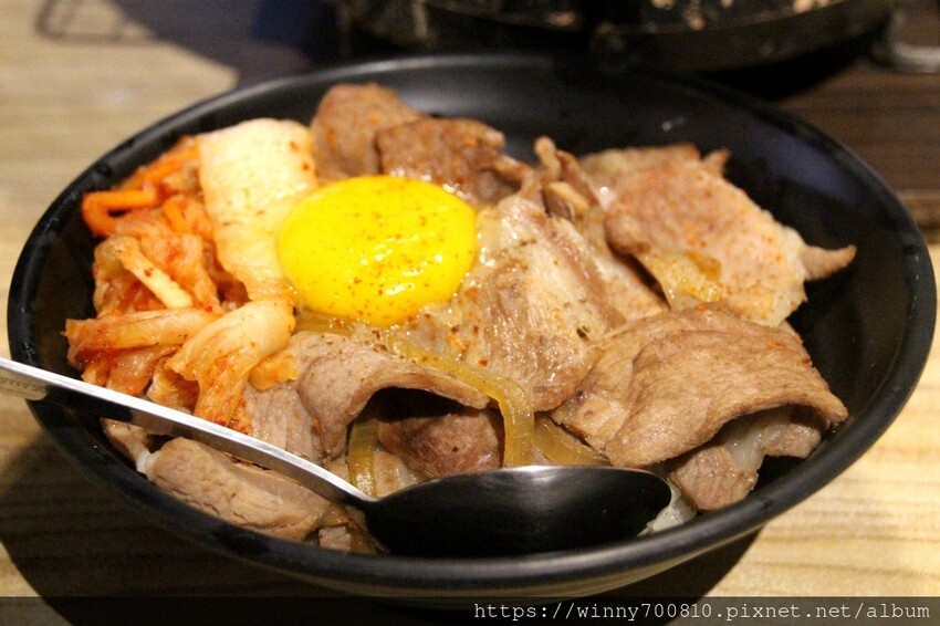 新北市蘆洲區新北/蘆洲燒肉好選擇！在地23年歷史【燒肉屋(蘆洲店)】雙人套餐$1980超高CP值！大推手工和牛漢堡排、豬五花