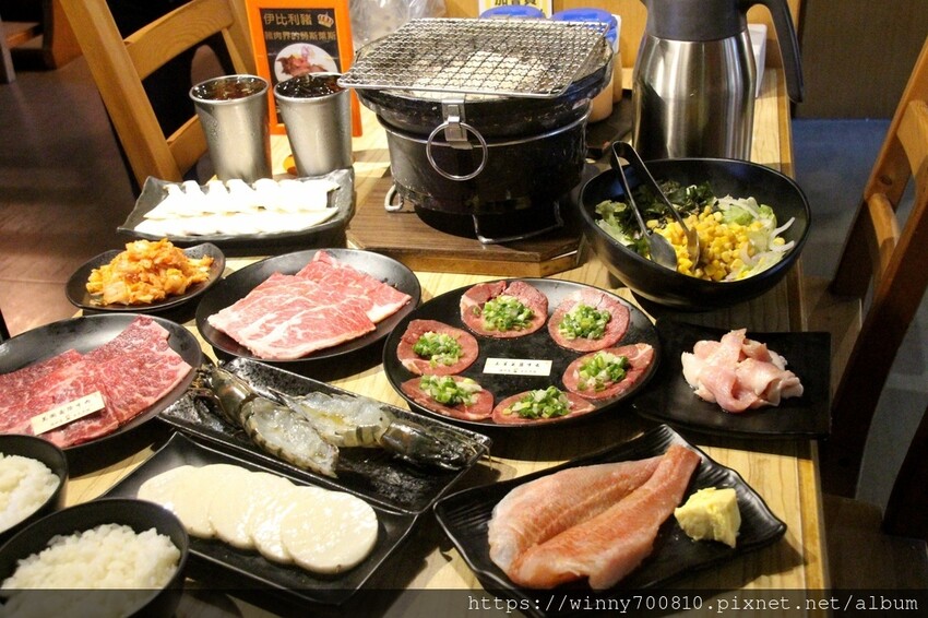 新北市蘆洲區新北/蘆洲燒肉好選擇！在地23年歷史【燒肉屋(蘆洲店)】雙人套餐$1980超高CP值！大推手工和牛漢堡排、豬五花