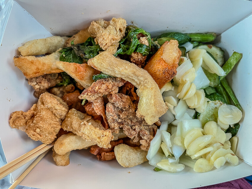 高雄市小港區小港美食 – 台灣第一家鹹酥雞 x 藝人張文綺老家開的店