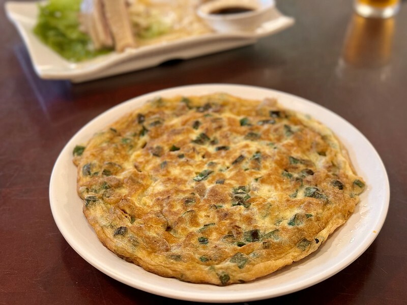 桃園市大園區台灣｜大園｜三塊厝懷舊美食餐館，不起眼的小店，有美味的客家菜跟滿滿的人情味。（大園美食）