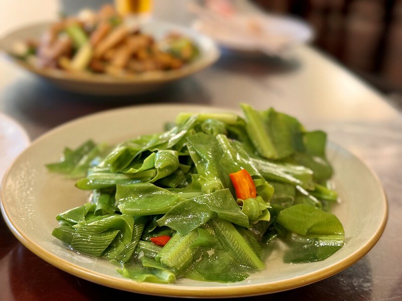 桃園市大園區台灣｜大園｜三塊厝懷舊美食餐館，不起眼的小店，有美味的客家菜跟滿滿的人情味。（大園美食）