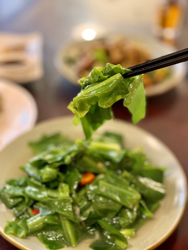 桃園市大園區台灣｜大園｜三塊厝懷舊美食餐館，不起眼的小店，有美味的客家菜跟滿滿的人情味。（大園美食）