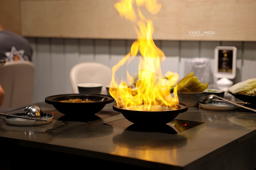 全台首間韓團應援火鍋 桌邊爆炒＋蔬菜火鍋料、冰品、飲料吃到飽318元起 營業至凌晨2點｜阿米石頭火鍋 (台中北屯美食)