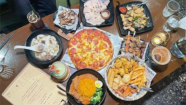 二訪⎜整點敲鐘免費招待一杯shot⎜調酒買一送一