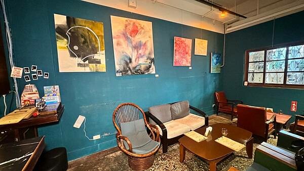 二訪⎜整點敲鐘免費招待一杯shot⎜調酒買一送一