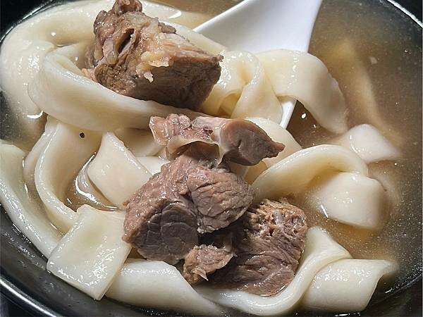 二訪⎜整點敲鐘免費招待一杯shot⎜調酒買一送一