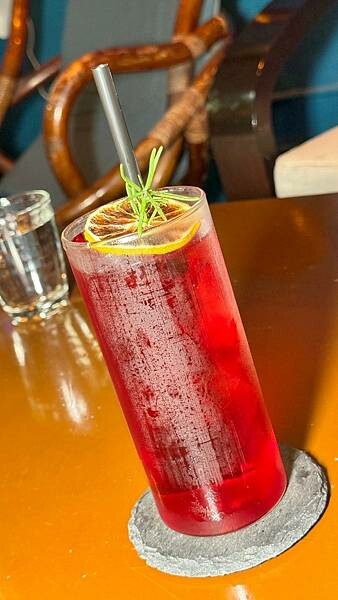 二訪⎜整點敲鐘免費招待一杯shot⎜調酒買一送一