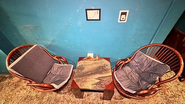 二訪⎜整點敲鐘免費招待一杯shot⎜調酒買一送一