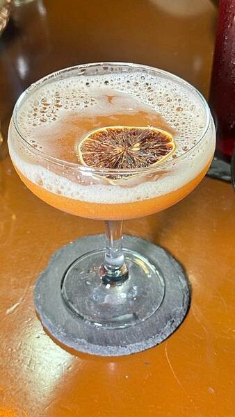 二訪⎜整點敲鐘免費招待一杯shot⎜調酒買一送一