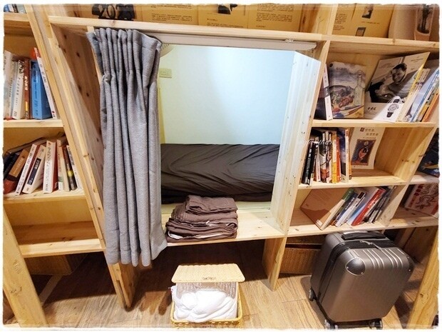 【新竹】護城河畔的樹屋書店～可過夜的書店 讓你睡前閱讀、深夜咖啡廳讓你醒後選書～ 書店、咖啡、甜點、文