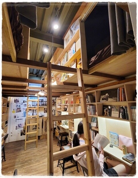 【新竹】護城河畔的樹屋書店～可過夜的書店 讓你睡前閱讀、深夜咖啡廳讓你醒後選書～ 書店、咖啡、甜點、文