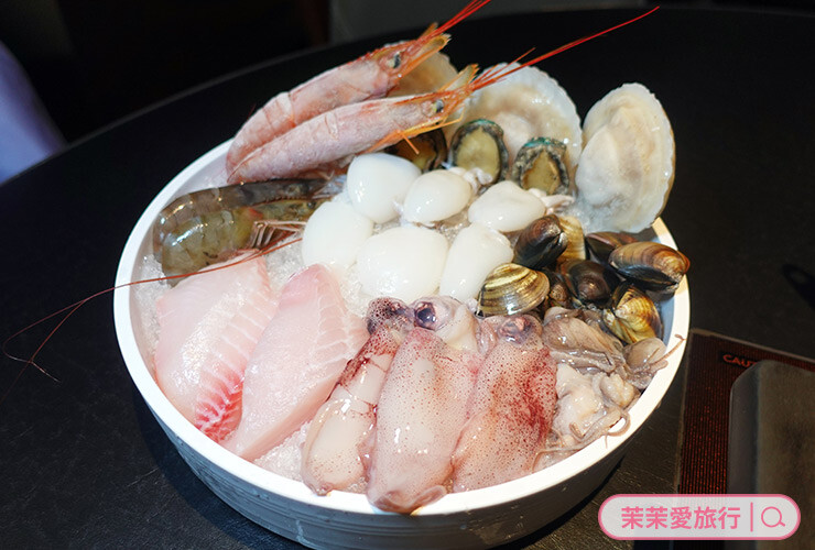 台北吃到飽推薦｜辛殿麻辣鍋 信義店｜優質肉品、海鮮、COLD STONE、La Menorquin冰淇淋無限爽吃！