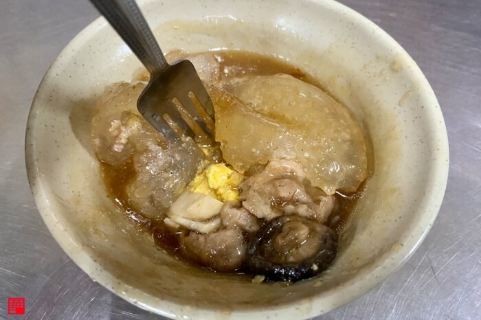 彰化縣員林市彰化員林美食/用「活化石」當廚具!黃家鱟殼炒蚵仔麵-員林在地小巷中美味傳承
