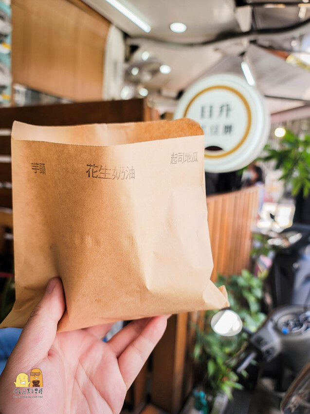 台北市內湖區東湖美食王家水餃館，傳承三十多年麵點老店！服務態度惹怒在地人，但是超好吃