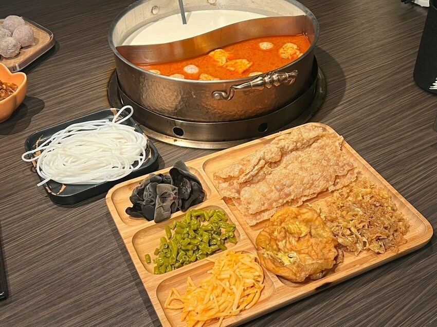 (台北螺螄粉)沐澄螺螄粉鴛鴦鍋~全台首創螺螄粉鴛鴦鍋!湯頭香 (台北螺螄粉)沐澄螺螄粉鴛鴦鍋~全台首創螺螄粉鴛鴦鍋!湯頭香