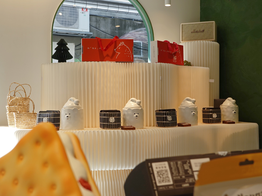 2024年台灣百大金質獎得主，總統府御用伴手禮熊后插旗台北中山赤峰街